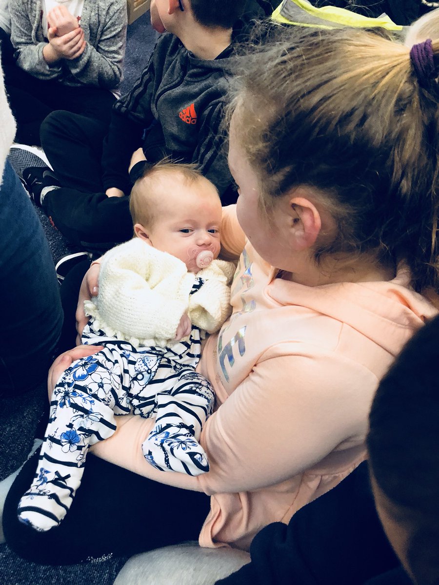 ArchesSchool's tweet photo. Today we had a special visitor in Indigo! We even got cuddles. #Cuddles #MissJohnson #IvyKate https://t.co/Q0cUQaEgRi