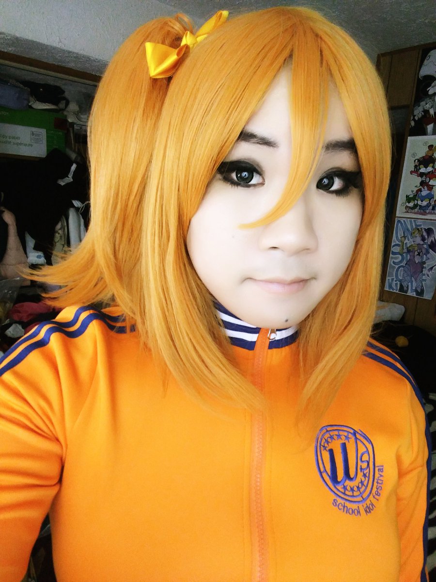 rintaichou's tweet photo. Happy Valentine's Day. Here's some Honoka selfies?? https://t.co/US8M19fNPh