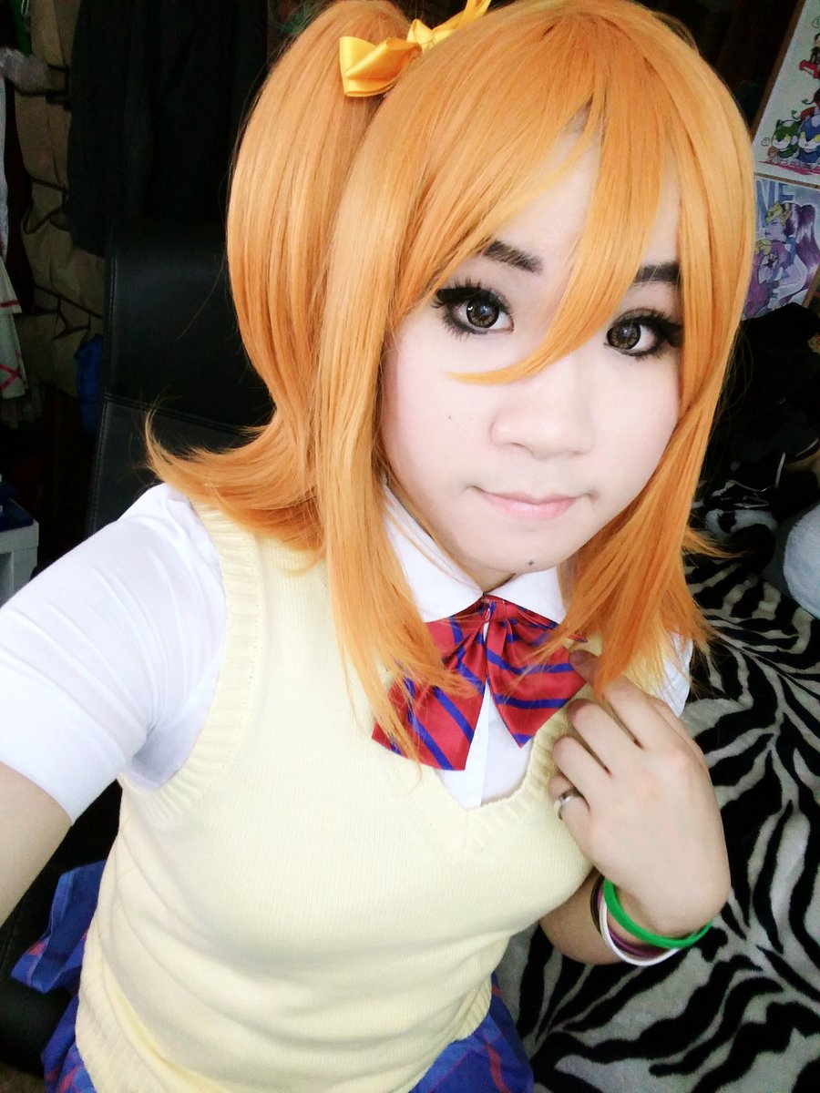 rintaichou's tweet photo. Happy Valentine's Day. Here's some Honoka selfies?? https://t.co/US8M19fNPh