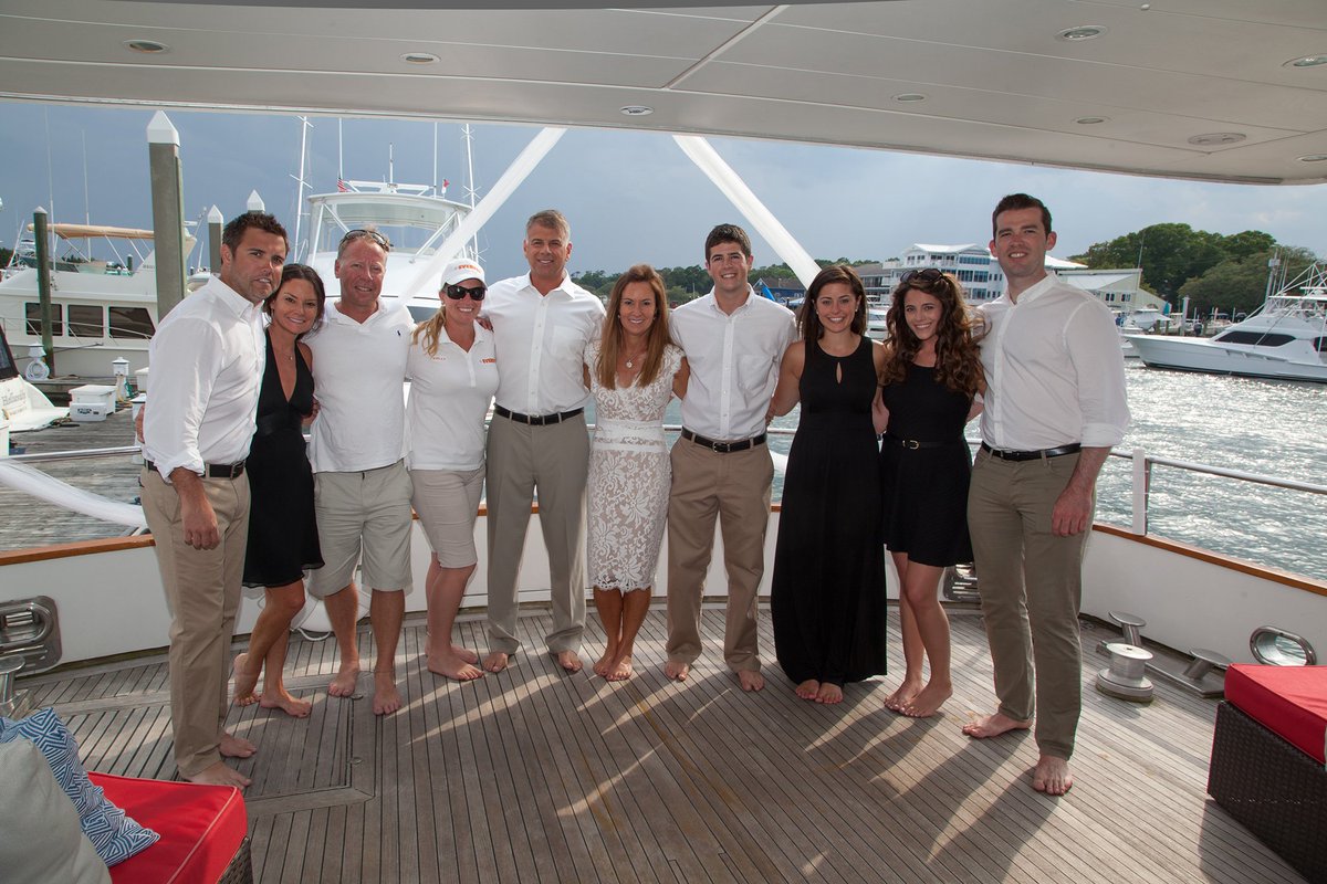 If you are planning a wedding in #2018 then #EverestYachtCharters can offer you a completely unique #wedding celebration. We can plan an itinerary, arrange meals, and also facilitate travel. Visit our website to learn more about how you can create memories that last a lifetime!