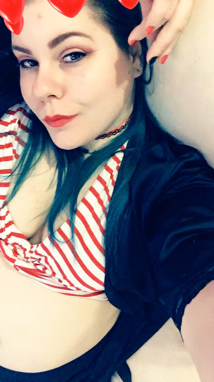 On #cam now. Let’s hangout! #deals on #private shows today!! #skype #kik #snapchat #camgirl #ValentinesDay2018 #Valentines #bbwcamgirl @CamGirlsRetweet @CamGirlPromo @GirlShoutouts6 https://t.co/dMzxEqGWwY