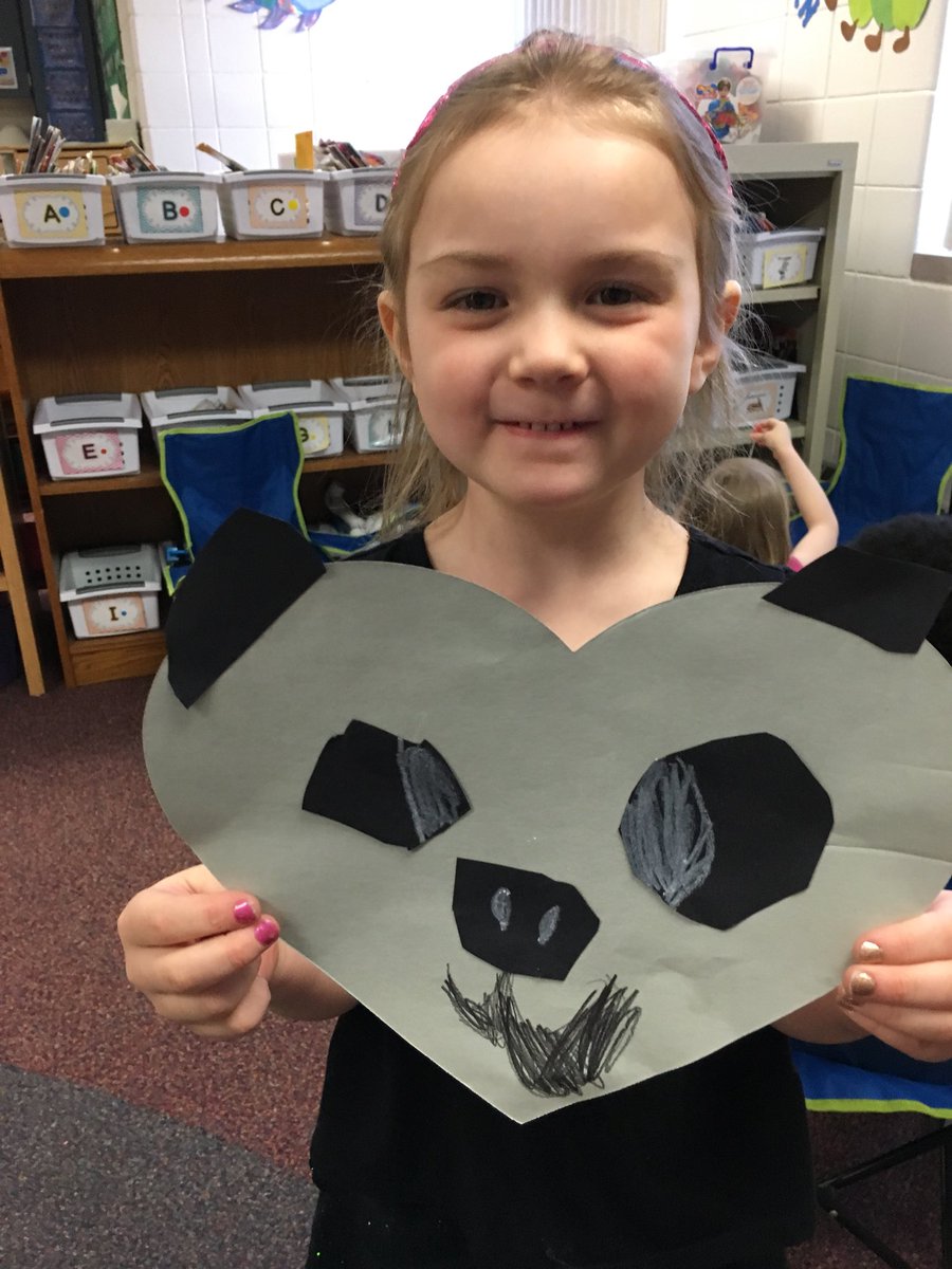 jawagnerPLS's tweet photo. So much valentine fun today @GrainwoodPLS ! Heart graphing, heart animals and stem building! #Grainwood #ValentinesDay https://t.co/rKwScp7hkv