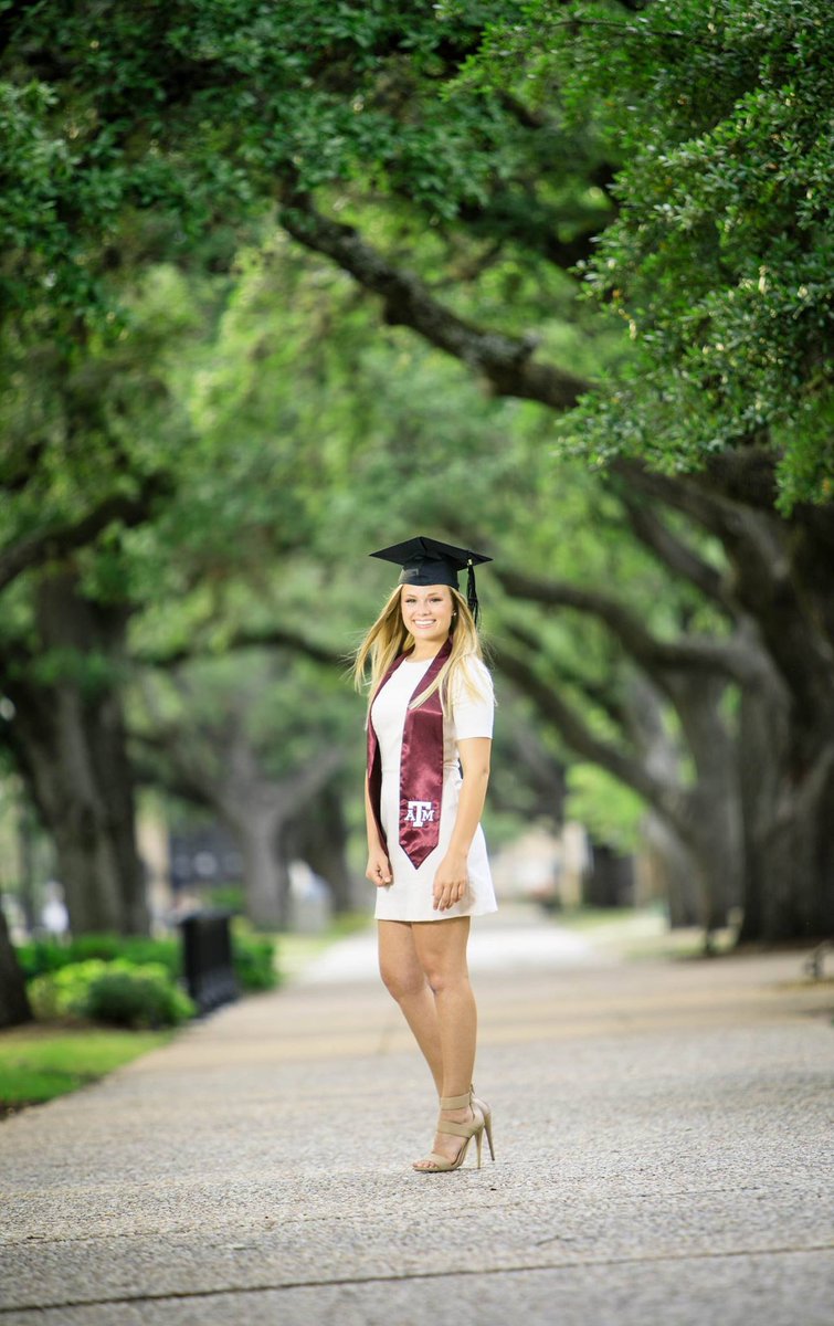 HumbleISD_SCHS's tweet image. Allie Carr, SCHS 2013 graduate. Allie played Volleyball at SCHS.  Allie graduated from Texas A&amp;amp;M University in 2017 with a degree in Child Professional Services.  She is currently pursuing her certificate for Children's Life Specialist. #schsweareone #humbleisd
