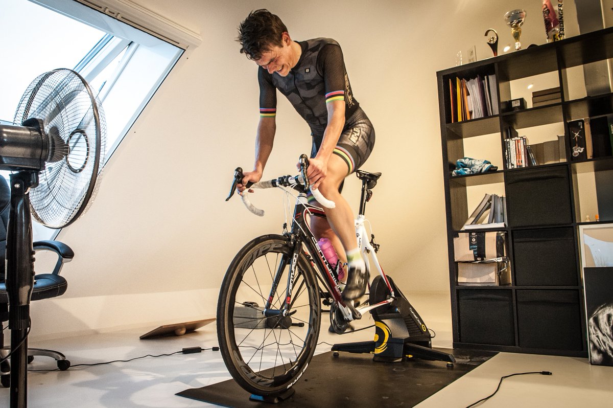 Bad weather - HIIT indoor or a cold and rainy ride outside? I prefer a <a href="/GoZwift/">Zwift</a> session on my <a href="/CycleOps/">CycleOps</a> "Hammer" !
#cycling #cyclinglife #bike #bikelife #tri #trilife #zwift #rollers #indoor #pic #photo #hiit #hit #hard #train #sport #fit #fitness #health #healthy #gohardorgohome