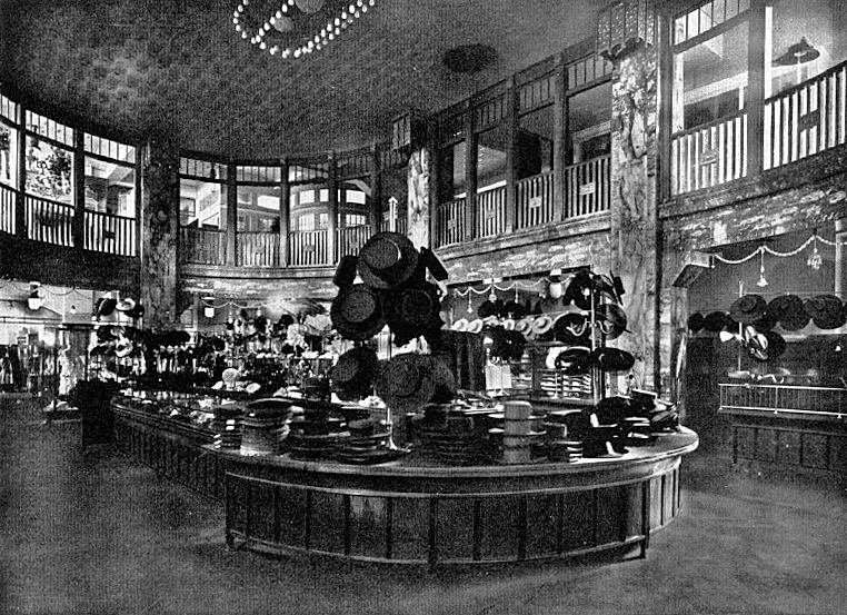 StadtbildD's tweet photo. Das heutige Kunsthaus Tacheles in #Berlin hat eine lange und bewegte Geschichte Ursprünglich als mondäne Friedrichstraßenpassage zur Kaiserzeit entwickelt, führten Krieg &amp; Fehlnutzung zum fast völligen Verlust der eindrucksvollen Räumlichkeiten. https://t.co/C30ZoMoP8g