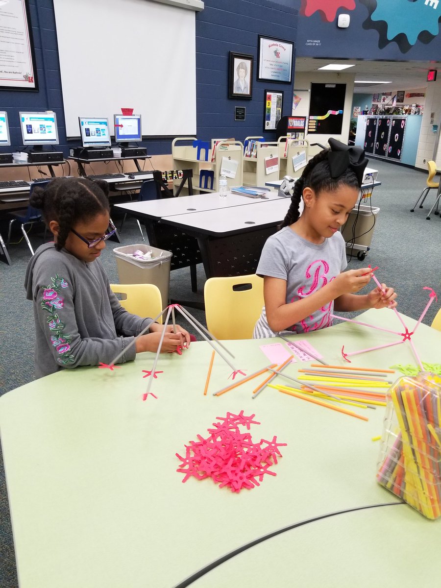 DariaClark4th's tweet photo. Afternoon fun with MAKERSPACE! Thank you, Ms. Vincent for fun!  @KuehnleKISD   @KleinISD  #koalap2pmoments  #promise2purpose https://t.co/OhmYSEt1P6