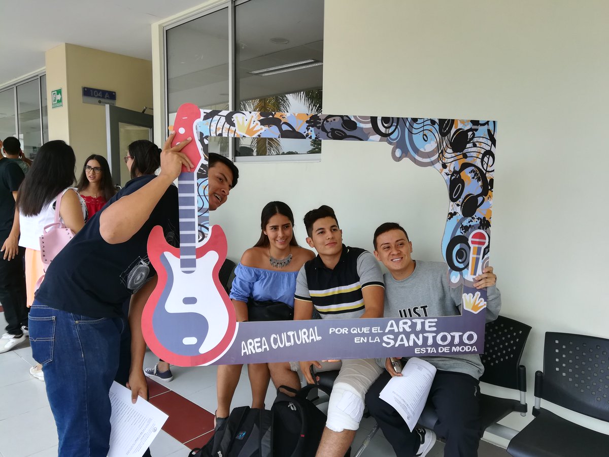 SantotoVillavo's tweet photo. Así se vivió la apertura de actividades de Bienestar Universitario, estudiantes, docentes y comunidad administrativa participaron. Tú también puedes acceder a las inscripciones a través de este enlace 👉👉 https://t.co/4OdieeCgtk Vive el #ModoTomasino al 💯💯 https://t.co/xIRVjCeYlT