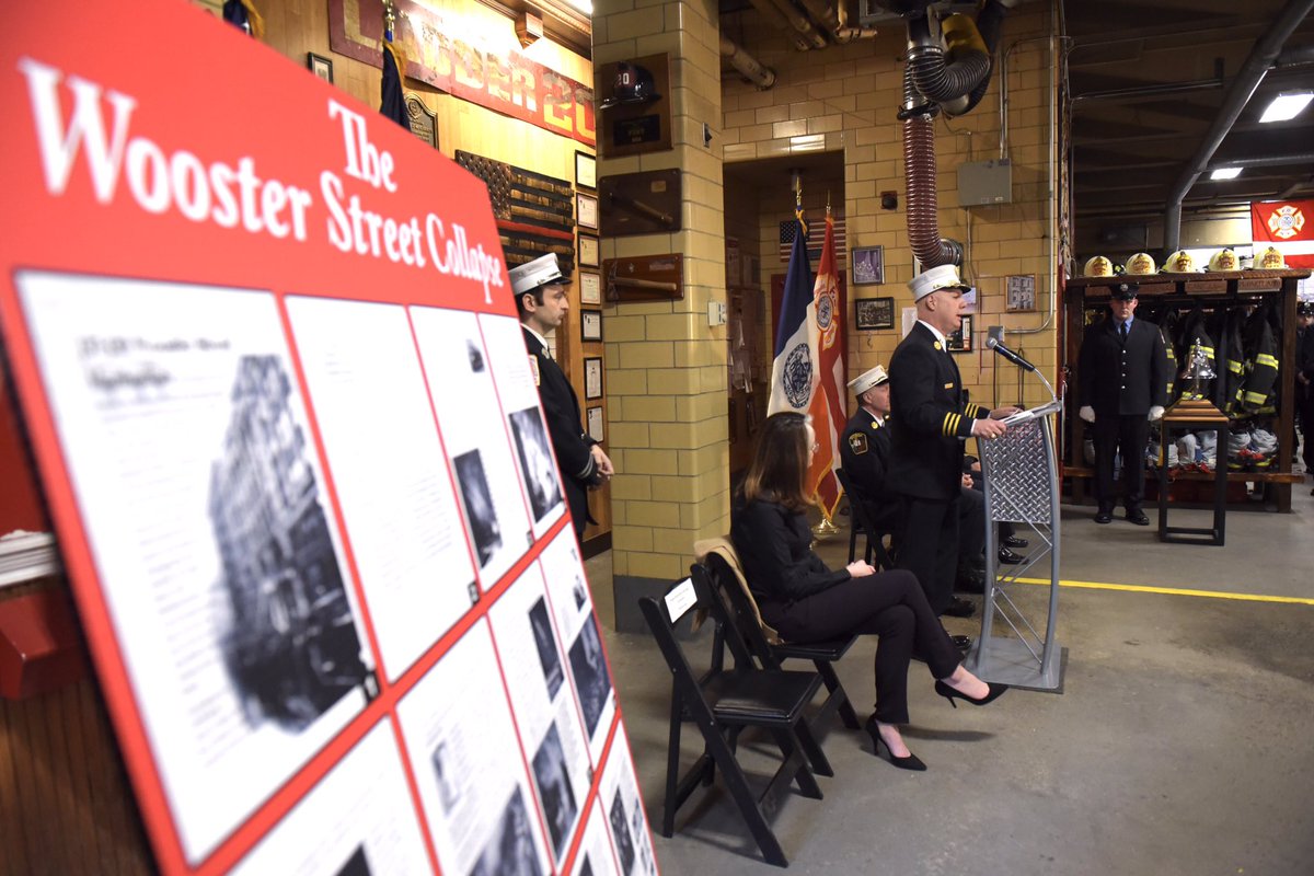 FDNY's tweet image. #FDNY members, family and friends gather at #Ladder20 to remember two Firefighters and four members of the NY Fire Patrol who made the Supreme Sacrifice 60 years ago today, at 137 Wooster St. Read more at ow.ly/8zpR30ipaOZ