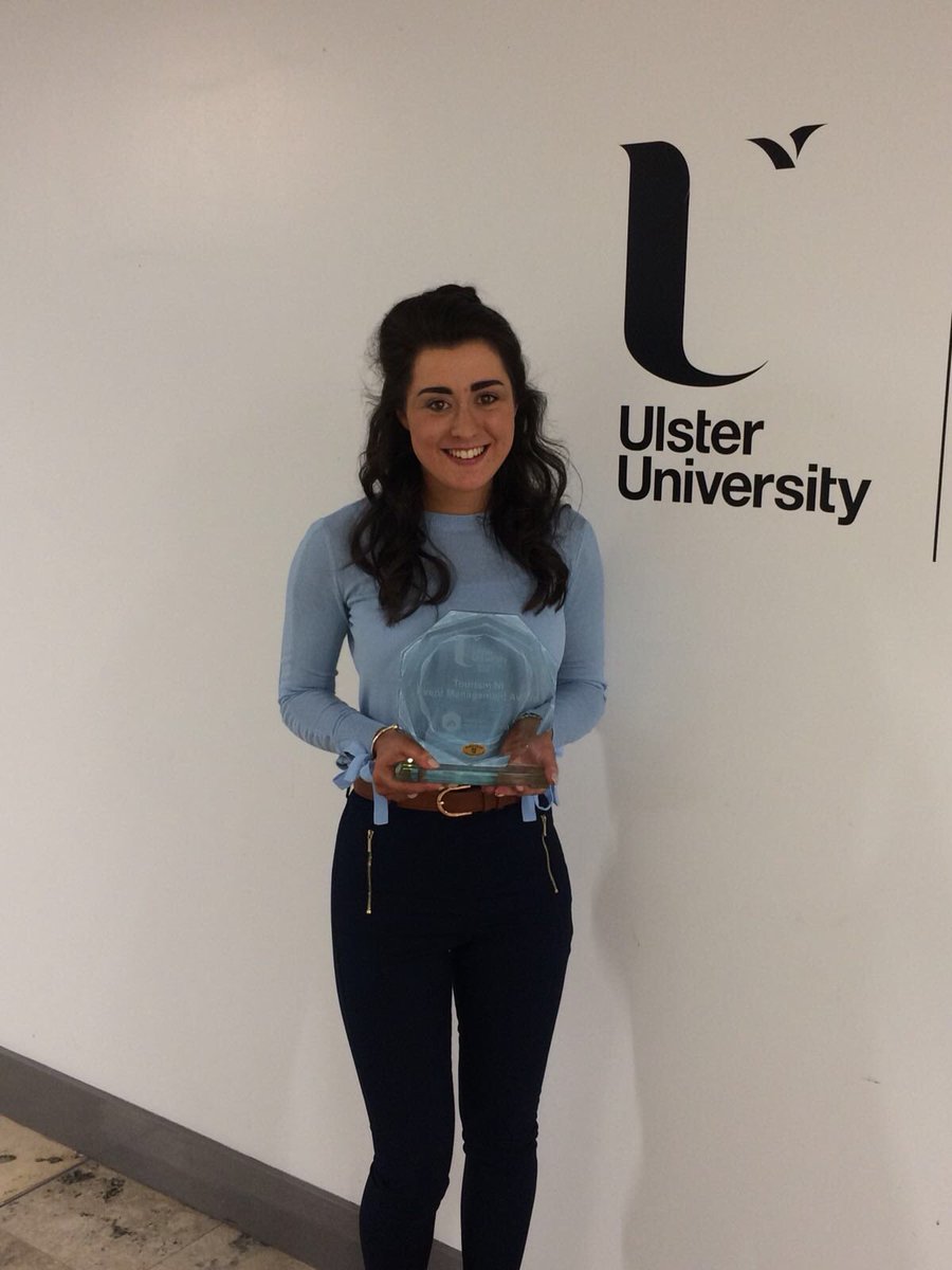Lovely afternoon being back at @UlsterUni receiving the @NITouristBoard Event Management Award 🏆 Thank you to my lecturers for their continuous hard work and to TNI for sponsoring the award #IHMUUBS
