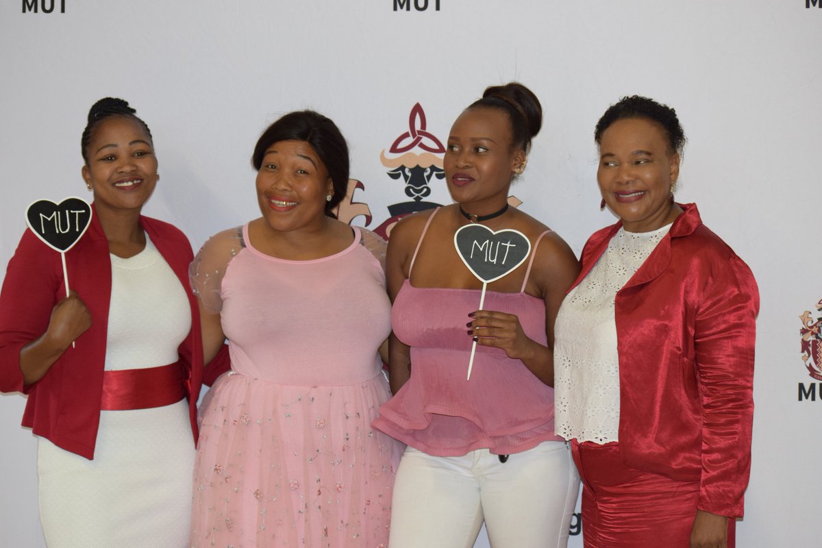ZamaZamaqwabe's tweet photo. @MUTcampus #HugyourHeart #ValentinesDay at Mangosuthu University of Technology. Great moments as we celebrate Valentines with colleagues @MbaliMkhize9 @pinky68148457 #MUT https://t.co/PvBcXT41JA