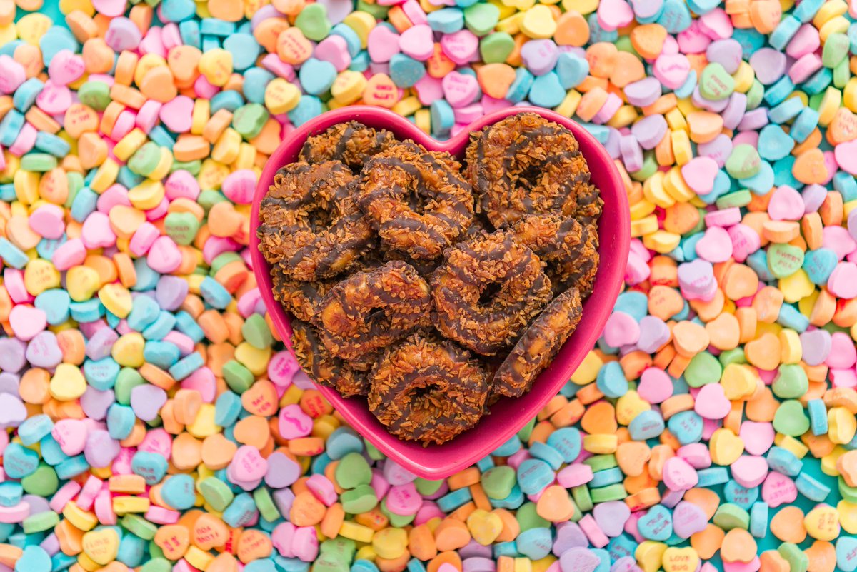 The way to a cookie lover's heart 💚 Happy #ValentinesDay! bit.ly/2CxxIYT