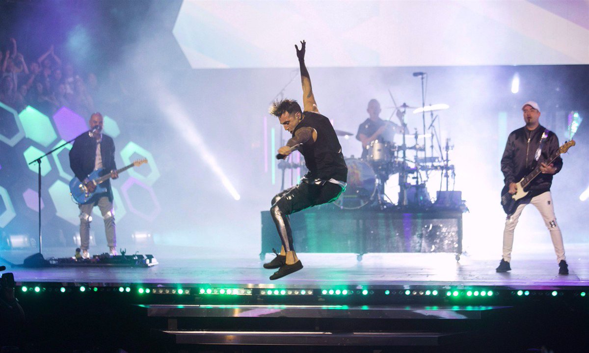 STORY: Junos cancel Hedley performance in wake of sexual misconduct claims bit.ly/2F4HCjL https://t.co/hQZx1wRDDX