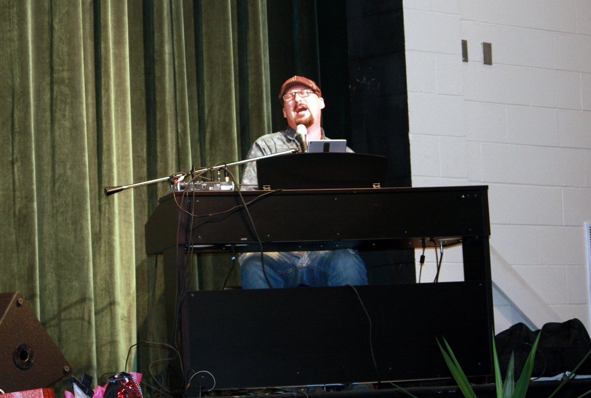 AnneDunham's tweet photo. Welding Instructor Eddie Fultz takes home the top prize in the 2nd Annual VHCC Employee Talent show that raised more than $2,000 for the United Way Backpack Program and St. Jude's Children's Hospital. WOW! https://t.co/7RwfLaIIeo