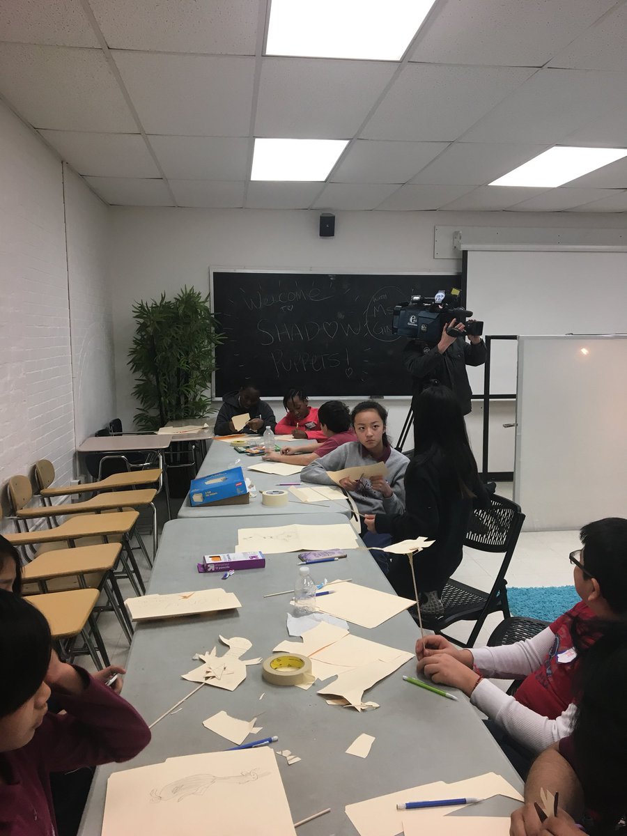 PhillyASAP's tweet image. Thanks for coming out @6abc to see our kids practice various dramatic skills- like shadow puppets with teaching artist Gina! #studentmasterclass #ASAPdrama🎭