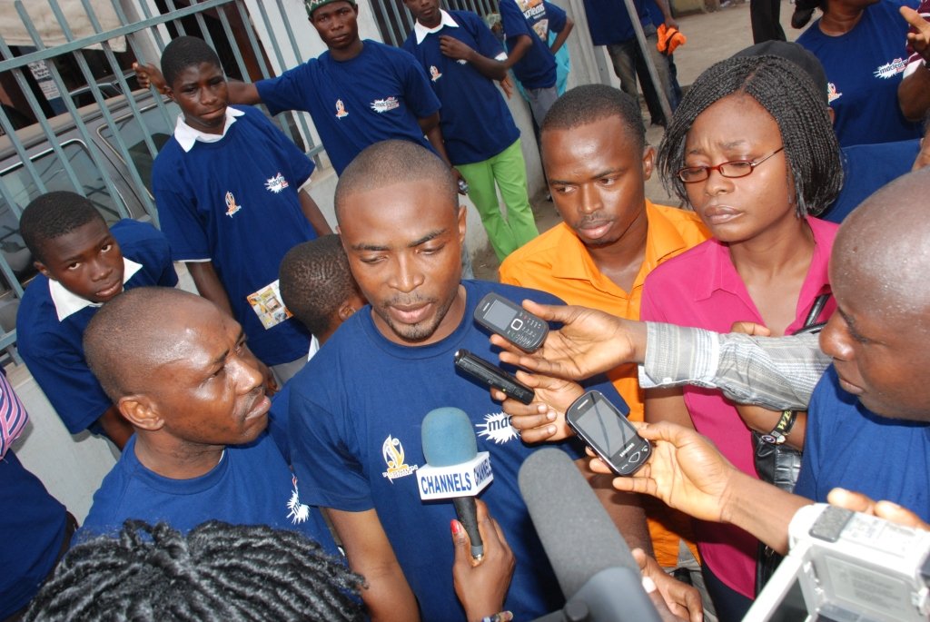 CleanUpNigeria's tweet photo. We never loose shot of the media... This was #CleanUpMushin...
@earnfortheearth @moelagos @cleanerlagos @geeya007 @thumbsup_initiative @VSSanitation @dw_environment @ChannelsTv_Envt @PatriciaOmoqui @wemabank @MyFCMB @myaccessbank #ACICleanUp https://t.co/oP9VOc8HDg
