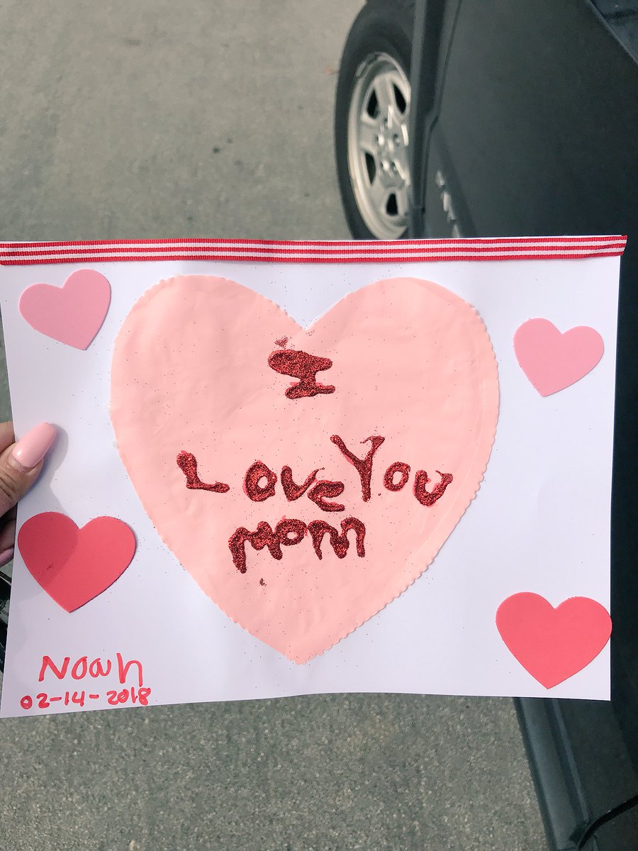 CindyAl30's tweet photo. π©π #bestvalentinegift #needtogetmynailsdone https://t.co/JWfOPzPCuP