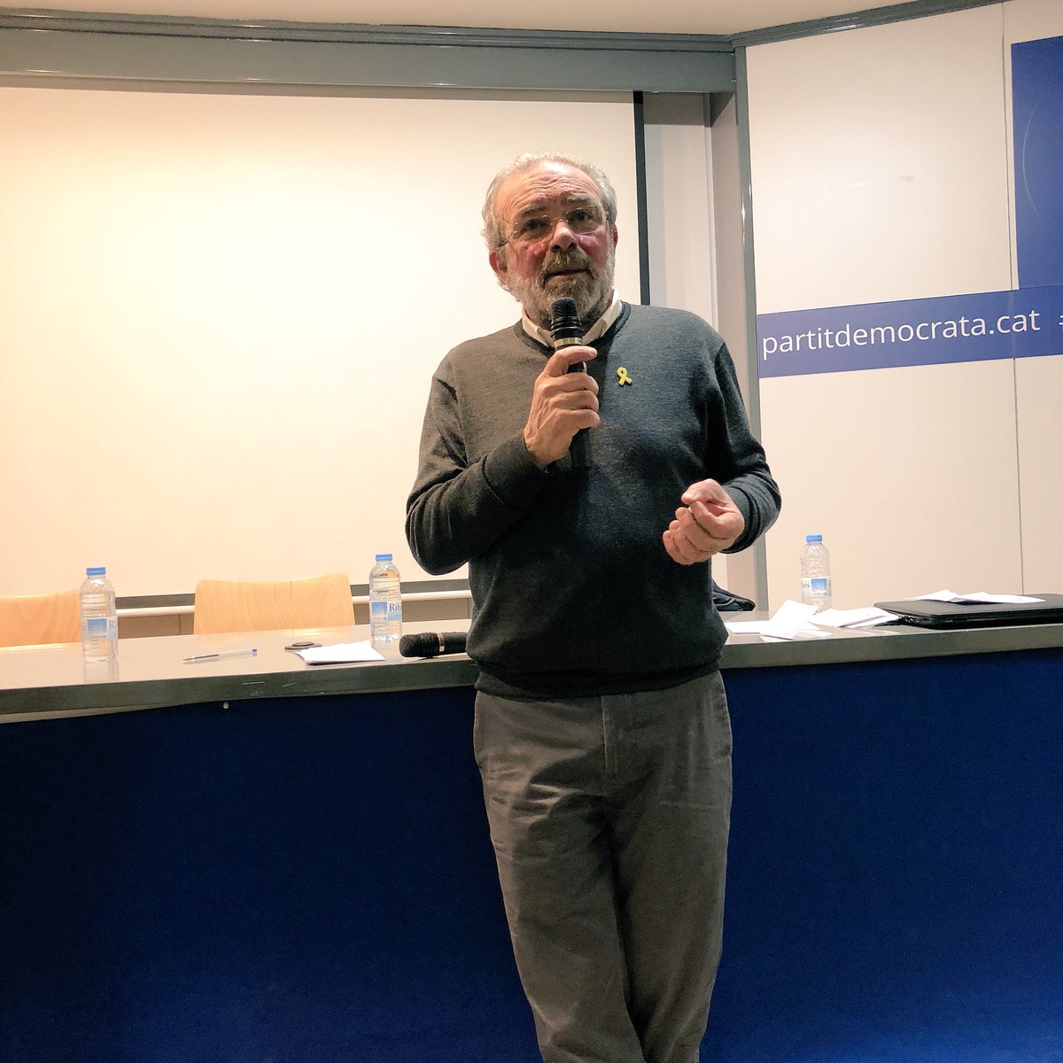 jordi_latorre's tweet photo. .@joanrene: “El món local és el terreny natural del @Pdemocratacat, i les eleccions municipals del 2019 són un repte on consolidar la nostra gran representació i per guanyar per fi a la capital, Lleida. Demano la màxima implicació per fer-ho possible, compteu amb nosaltres.” https://t.co/B2mXJGKg4G