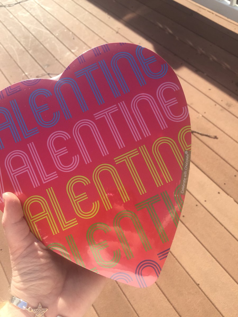 XoSamme's tweet photo. may not have a boy, but i have my girl 💗👯‍♂️ #vday2k18 @veaahhhh https://t.co/nc58cdUL9X