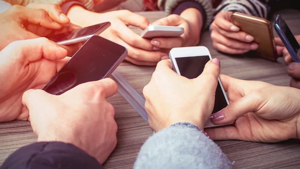 MosenthalChiro's tweet photo. Look up from your phone! ‘Text Neck’ may cause early arthritis in young adults https://t.co/O9ChXOSq4X 

#TextNeck #Arthritis #Chiropractic #Chiropractor https://t.co/K6CDTZ0B3f