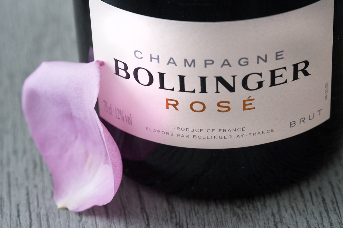 helenicagroup's tweet photo. Hoy, en el Día de los Enamorados..
Champagne Bollinger Rosé
#bollingerrose #ValentinesDay #bollinger #champagnebollinger #lifecanbeperfect #diadelosenamorados https://t.co/eky8DmNnzo