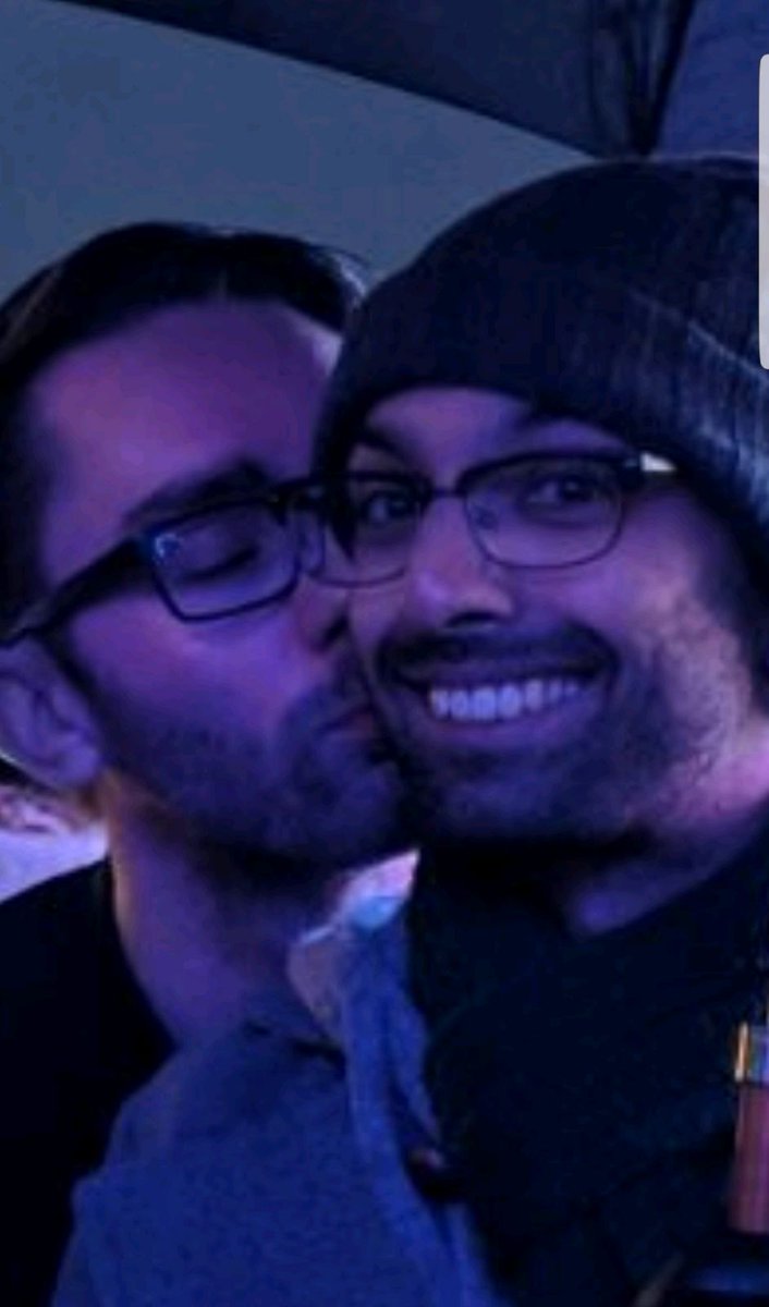 kinsphil's tweet photo. Happy Valentine's Day to @jmurthi, who didn't know I was in the background until he saw the picture later https://t.co/zSlqudHUl5