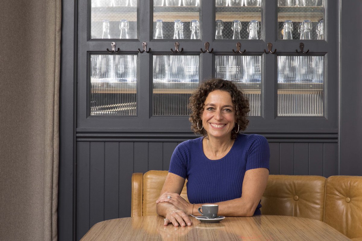 Hello Everyone - You’ll be pleased to know darlings that I’ve finally been convinced to set myself up on here...now let’s see if I can figure this thing out xx