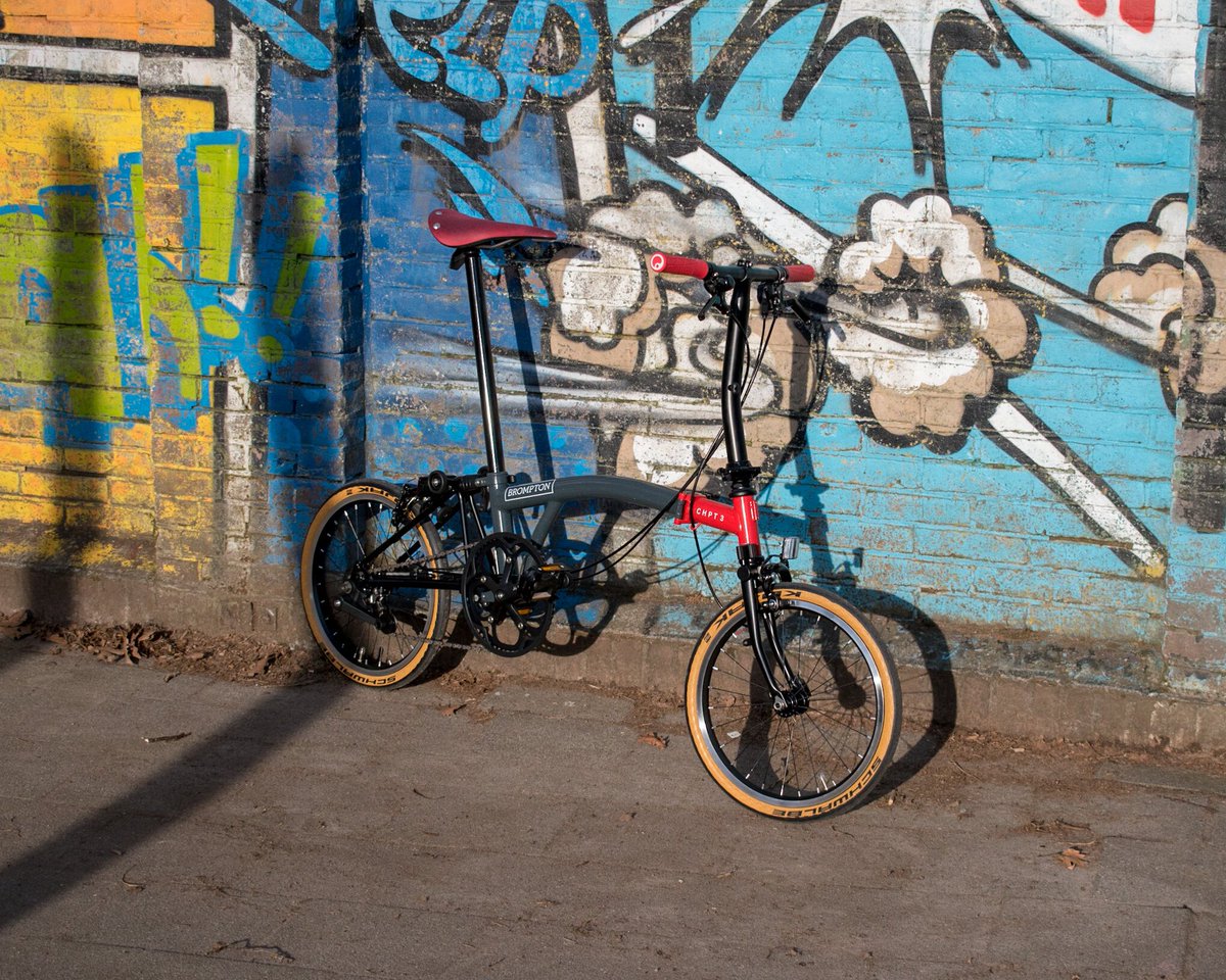 KokFietsen's tweet photo. @BromptonBicycle x @ChptIII een hele mooie combinatie zouden wij zeggen. Bekijk hem snel op onze site. https://t.co/uim40t7JqC