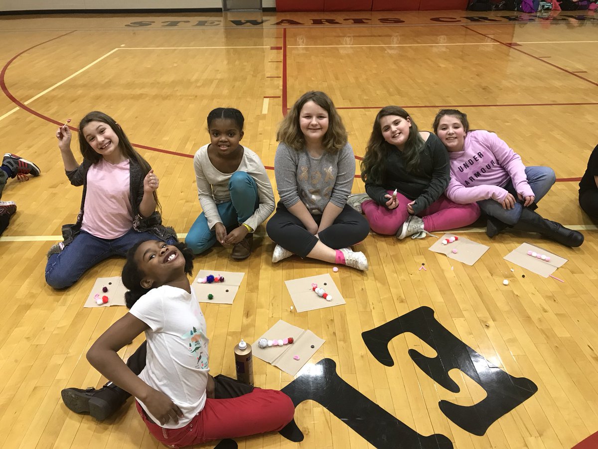 SCEKindnessClub's tweet photo. Kindness Club making “love bugs”... https://t.co/H3tEO3Uru5
