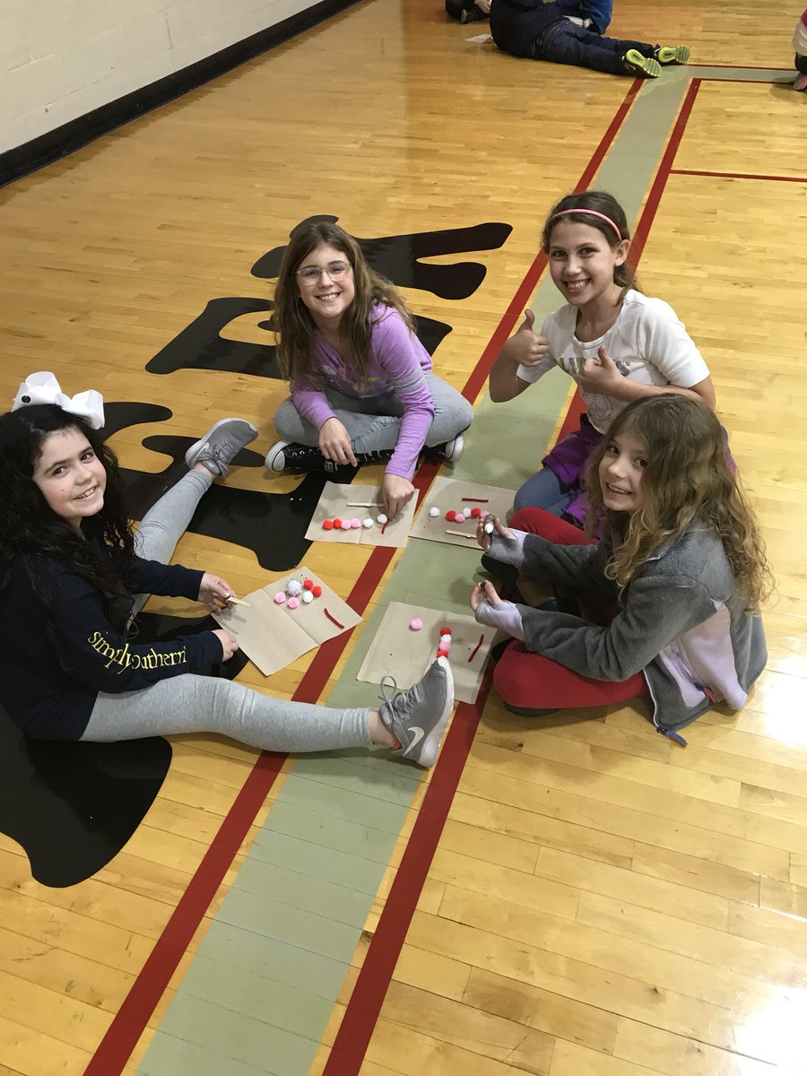 SCEKindnessClub's tweet photo. Kindness Club making “love bugs”... https://t.co/H3tEO3Uru5