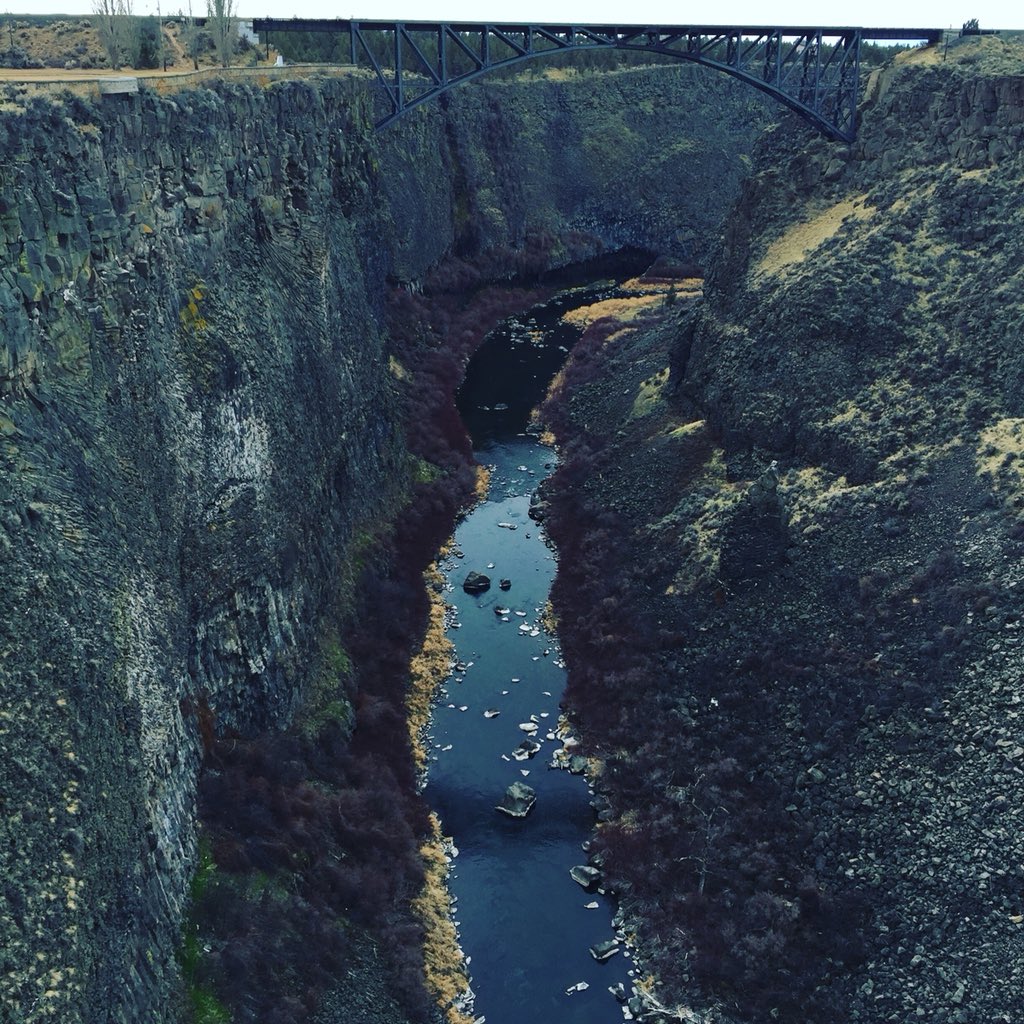 KushCardBreaks's tweet photo. 300ft above crooked river #oregonviews https://t.co/kPe6ycBKpi