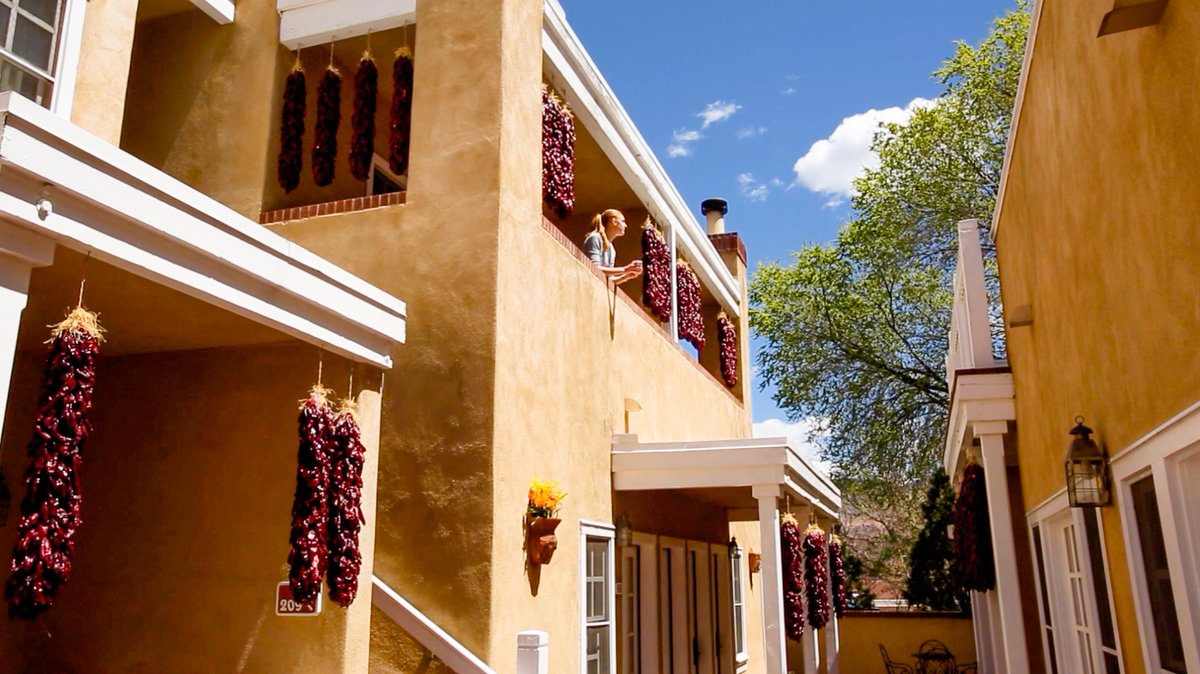 Right in the heart, right at home – see why <a href="/fodorstravel/">fodorstravel</a> gave high marks to Hotel Chimayo, Hotel St. Francis, <a href="/EldoradoHotel/">Eldorado Hotel & Spa</a> and the @InnatLoretto for having some of the best locations in Santa Fe!

16 Santa Fe Hotels Right in the Heart of Everything >> bit.ly/2F4HBMG