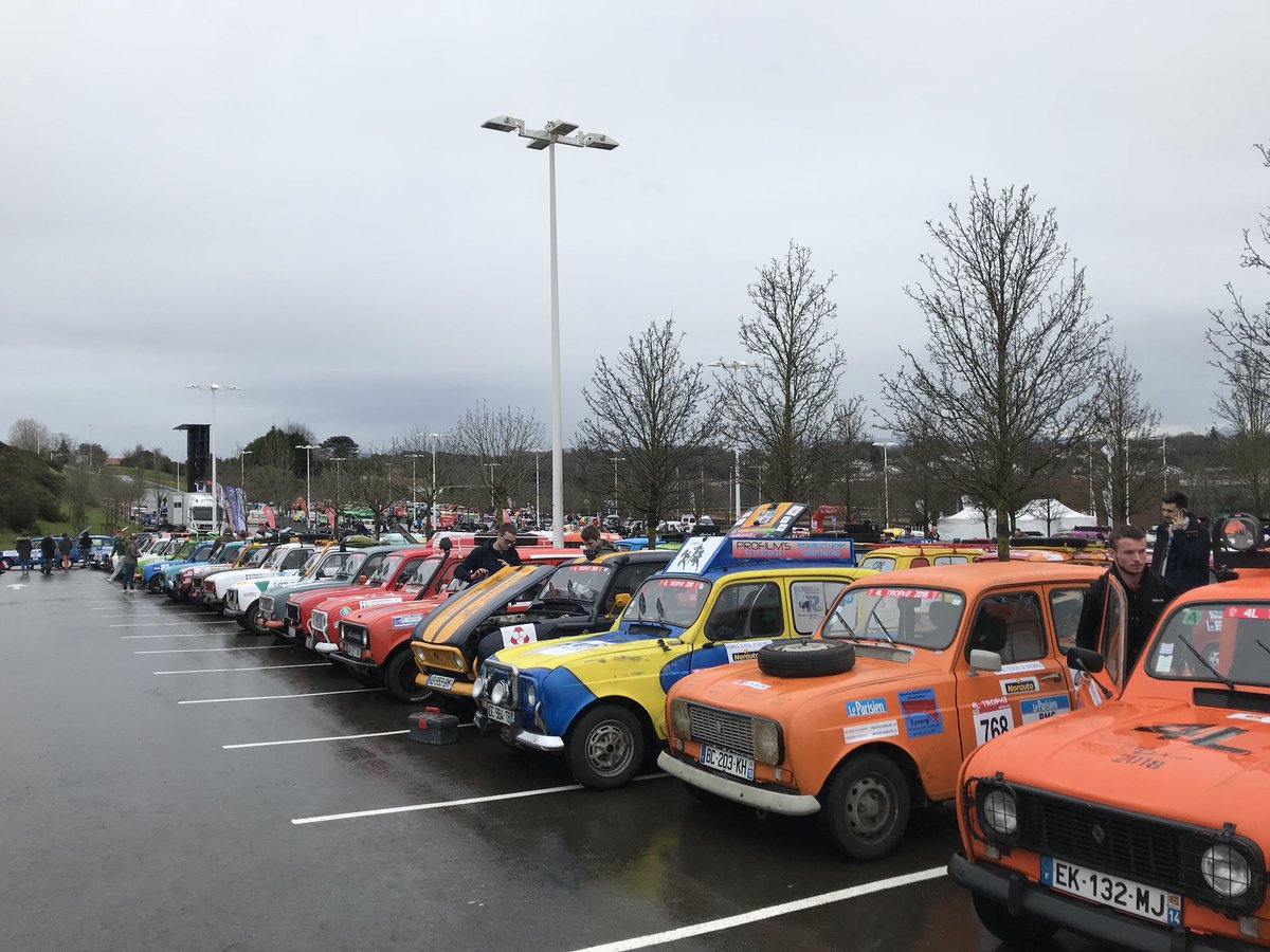 Contrôle technique et administratif ✅
Prête pour son 4ème 4L Trophy 🚗 <a href="/SCC_info/">SCC</a> <a href="/Ecole_Euridis/">Euridis Business School</a>