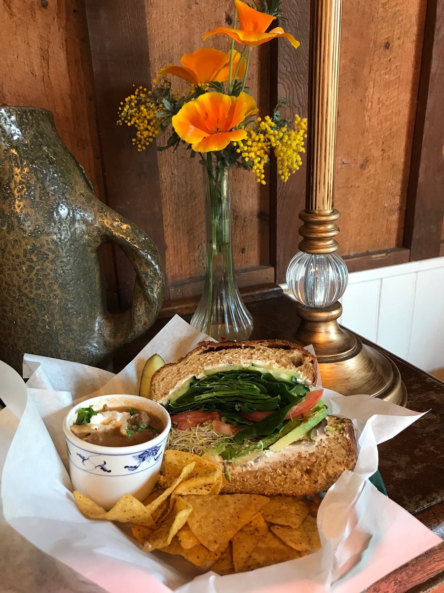 goodeatsguy's tweet photo. Avocado Delight at The Cafe! #ValentinesDay #Cambria https://t.co/ydoqnJa8mR