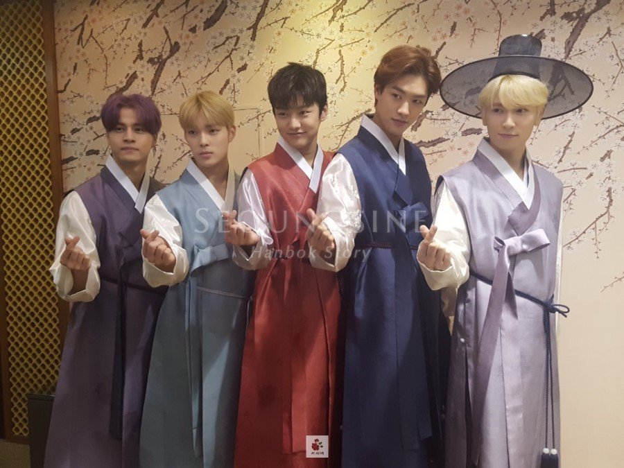 Shin_Wonho_Kki's tweet photo. seeing Cross Gene all together like this is making me so happy today..
I miss them so much T-T https://t.co/Tf1Uwmyo1E