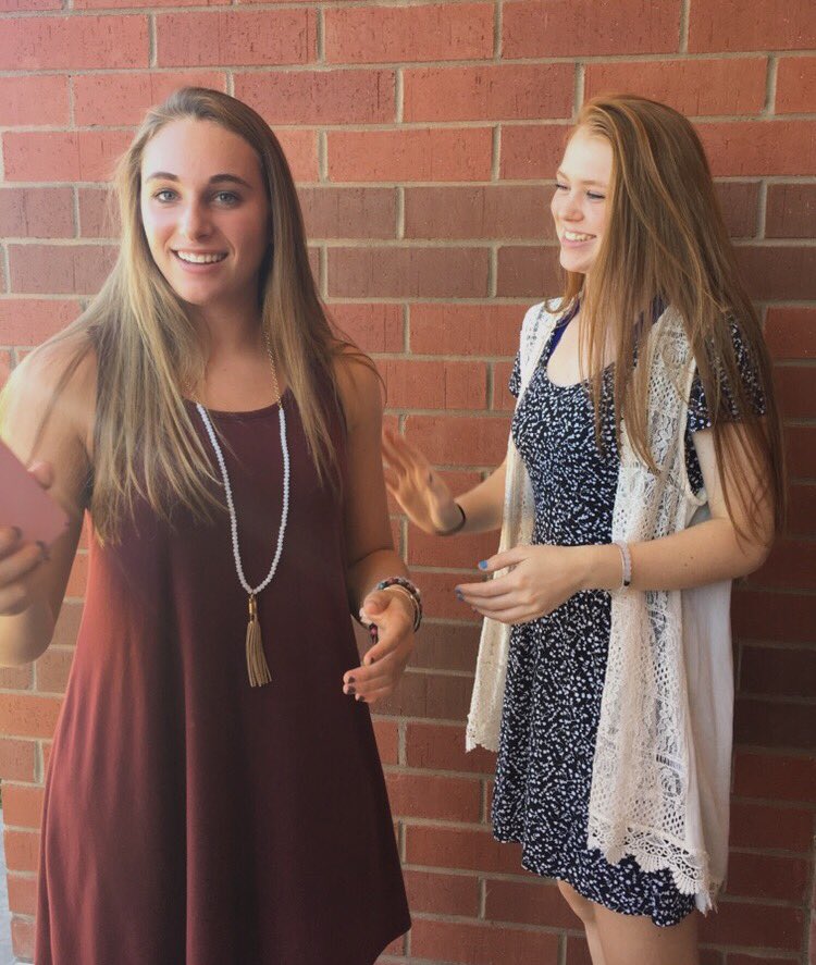 _drewbrooks's tweet photo. happy bday izzypoo!!! I love you tonssss,, thank you for being you and for being good at vball I guess 😋 remember to come back &amp; visit me when u leave:((  #innnn !!!!! https://t.co/UO2Zb6LRiN