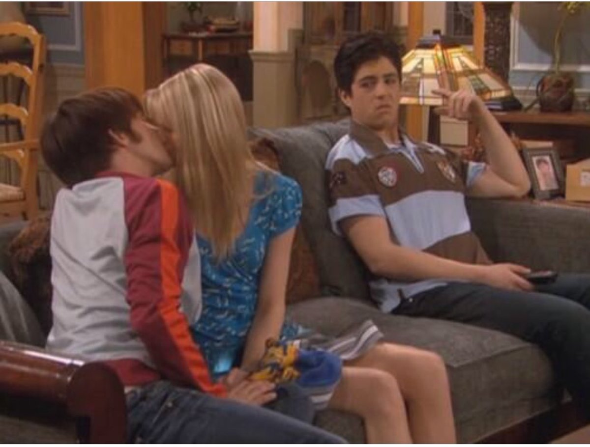 ItsJoshPeck's tweet photo. Valentine’s Day got me like....... https://t.co/m26tPZHs8v