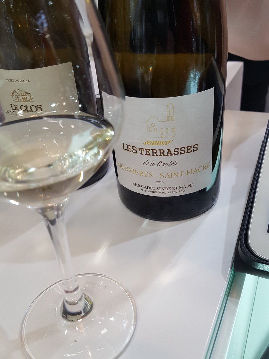 JulienHaie's tweet photo. #vinovision #ValentinesDay #muscadet @LouiseChreau @wineinstitute https://t.co/yGUfMWukew
