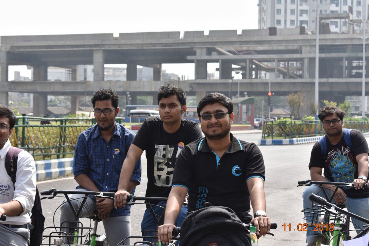 ecell_iem's tweet photo. On the second day of the NEN E-Week, the IEM E-Cell organized it's first ever cycle rally, in association with PEDL by Zoomcar. A fun and healthy activity for all the budding entrepreneurs in our midst! 
After all 'All work and no play makes Jack a dull boy'.
#IEMECELL #NENEWEEK https://t.co/UcSDOYV1cE