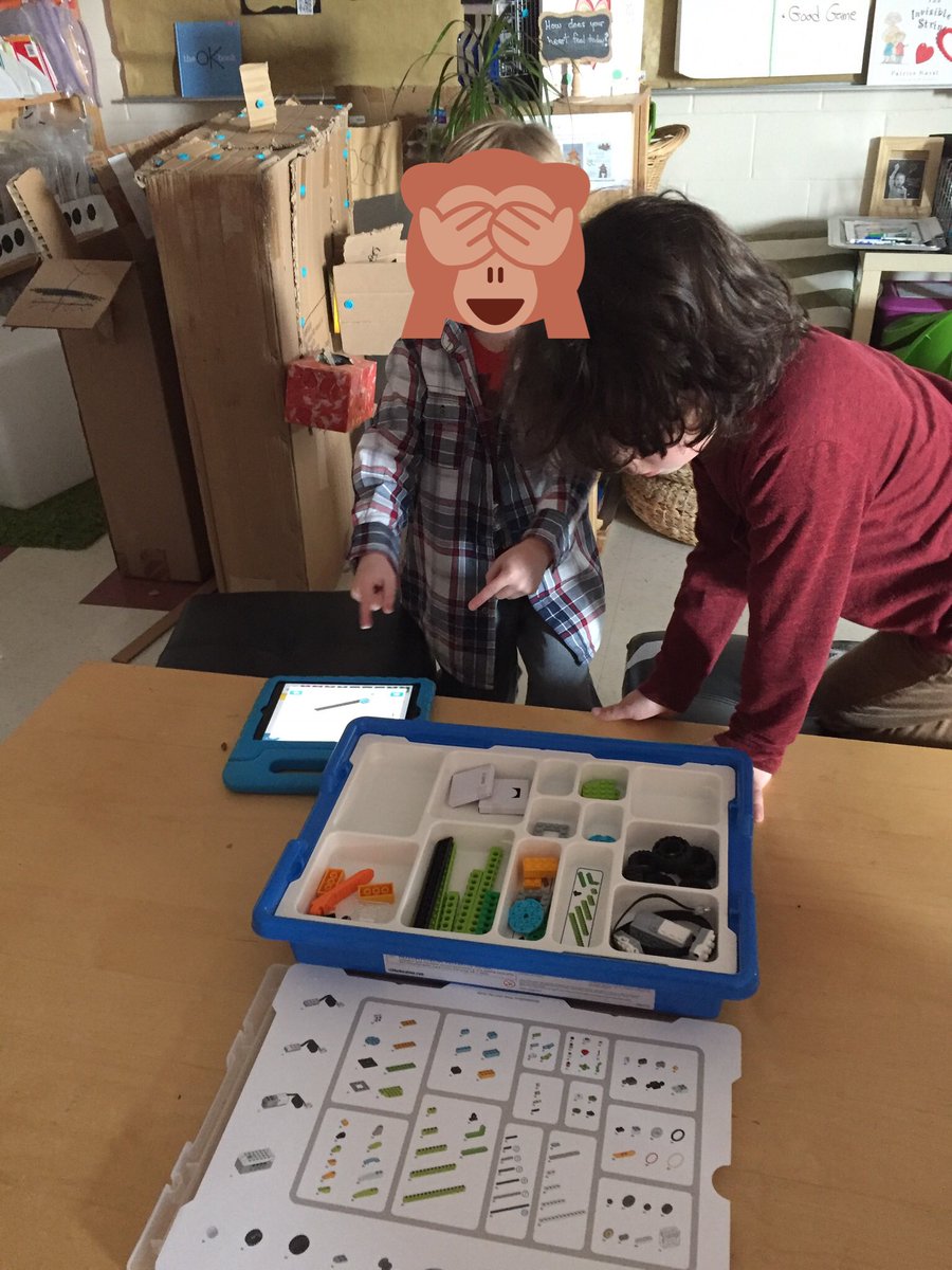 talvarezclass's tweet image. Love seeing the Ss programming with #legowedo #beyondthehourofcode @McHughEduCentre