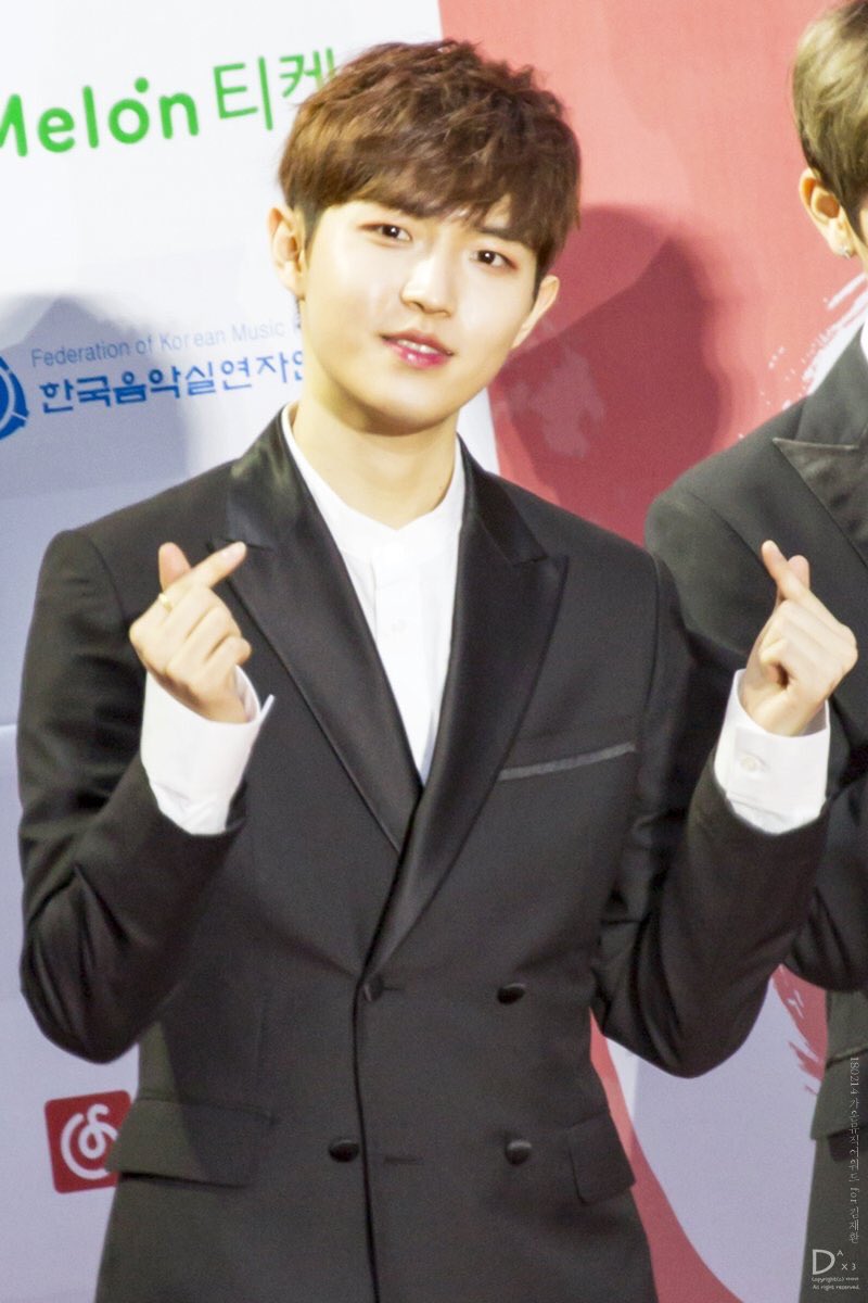 kjhkjhkjhjhjh's tweet photo. @MBC_entertain @WannaOne_twt #김재환 기타치는거 보여주는 #발칙한동거 #발칙한동거빈방있음 참 좋은방송❤️ https://t.co/AAmiPcbhmy