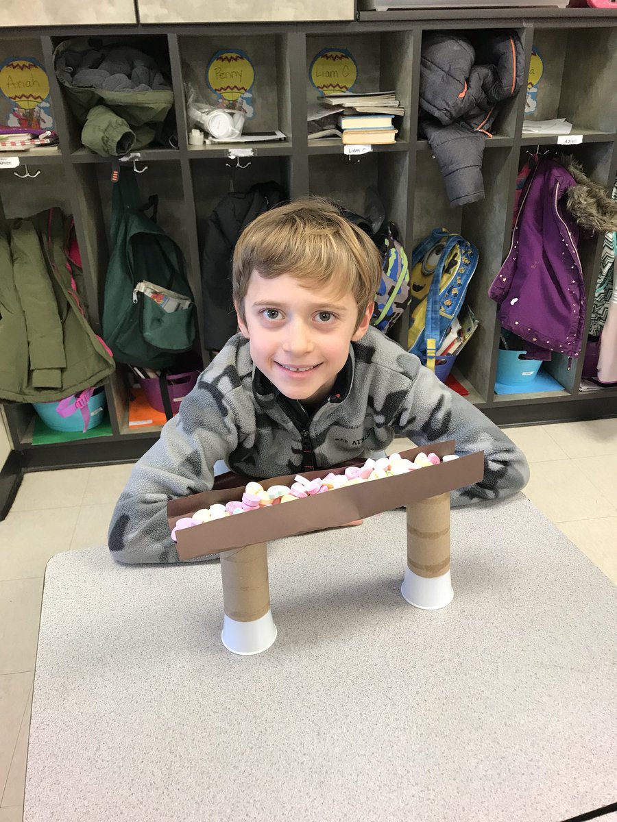 BloomMsDavis's tweet photo. Valentineβs STEM activities...building the tallest wall and strongest bridge. @BloomBulldogs @AssistSupArea4 #DLBloom #Area4Success https://t.co/77mYKJ0m3U