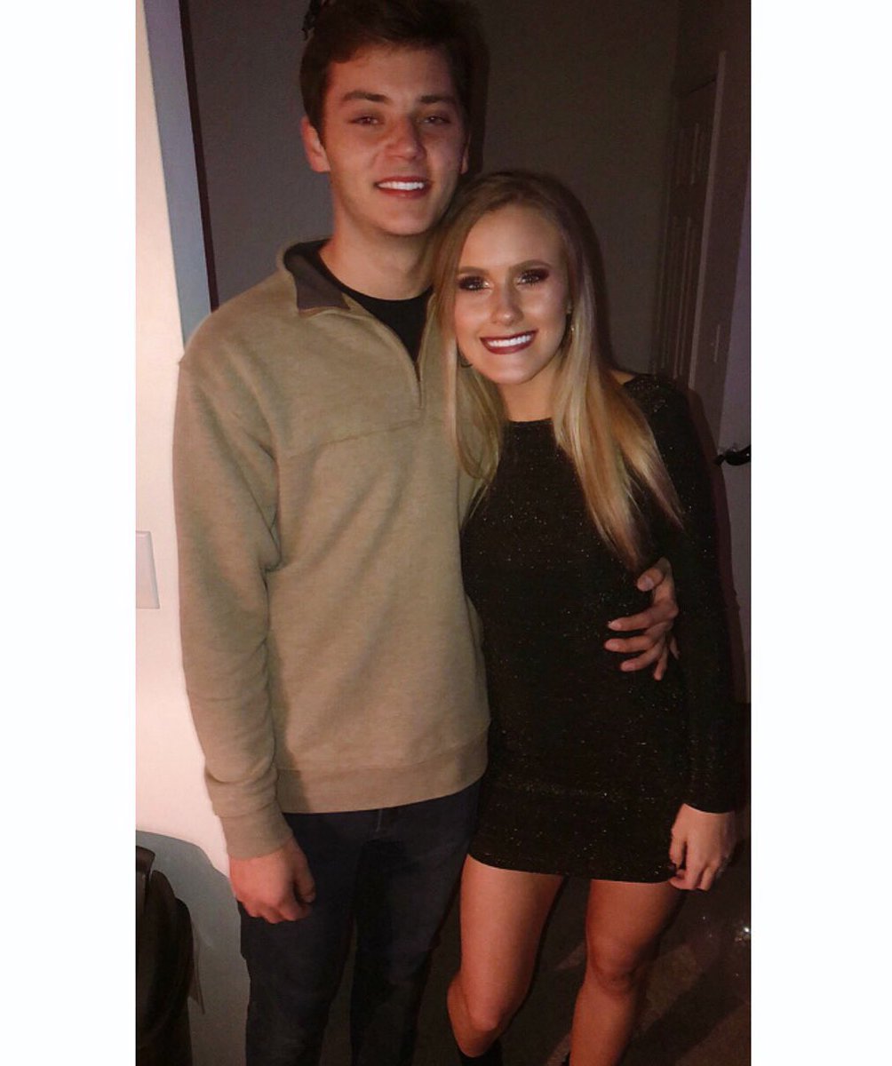 Blake_King82's tweet photo. First Valentine’s Day with my girl, life gets hard but you make it easy ❤️ https://t.co/UZ25MQCHPp