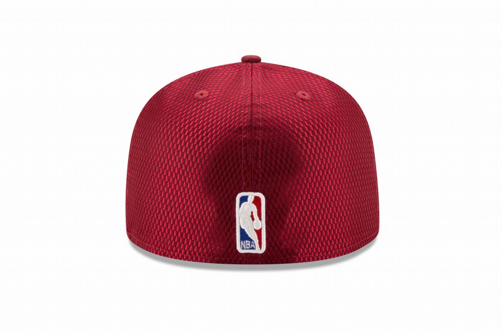 NBAJPN's tweet photo. 【オールスター直前プレゼント1】『59FIFTY NBA On Court クリーブランド・キャバリアーズ チームカラー／サイズ： 7 3/8 (58.7cm)』を1名にプレゼント！ この投稿を公式RT＆いいねしてくれたフォロワー1名に進呈いたします!! 提供： ニューエラ @newera_japan #NBA #NBAjp #NBAAllStar https://t.co/7NZDug0Qgq