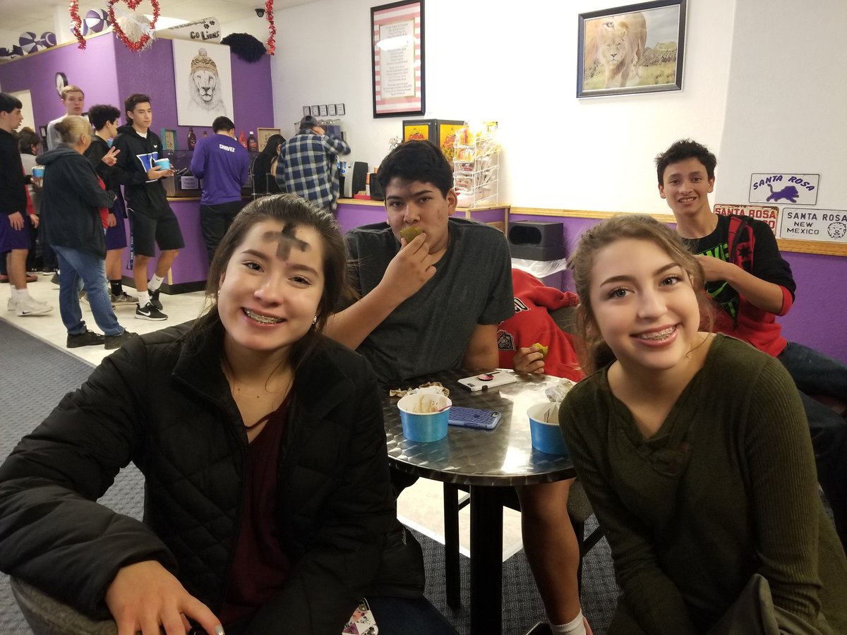 Dominica_Chavez's tweet photo. Santa Rosa High BPA ended day 3 of #BPAWeek2018 by visiting the newly opened Frozen Yogurt Parlor! #BPAAllDay https://t.co/DA14R9jqWD