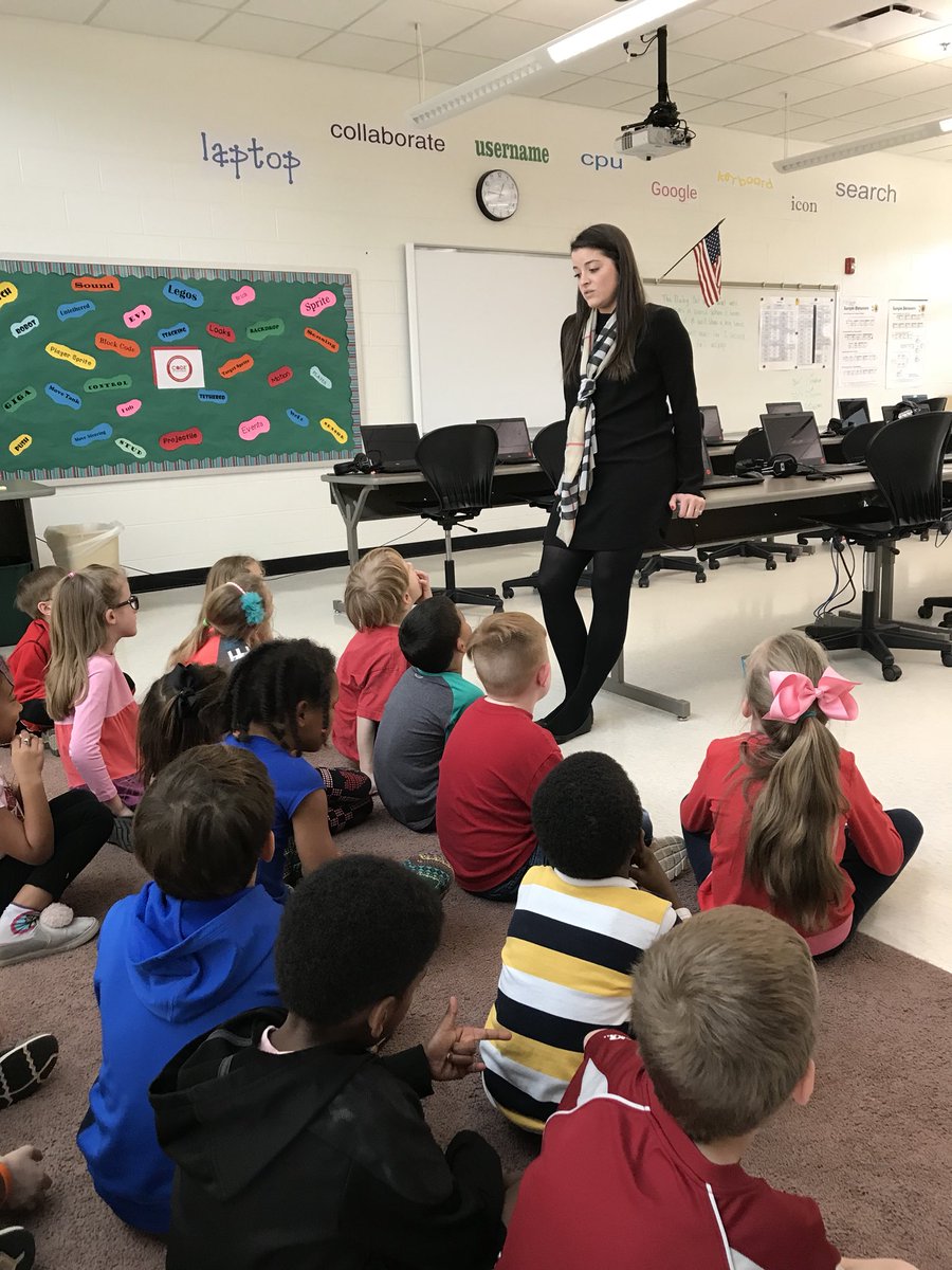 MrsKTaylor_RCE's tweet image. Time to take apart our Lego Houses and prepare for our next Epic Build. Thanks, Ms. Stephanie for joining us today! #Codetothefuture  #oneRCE