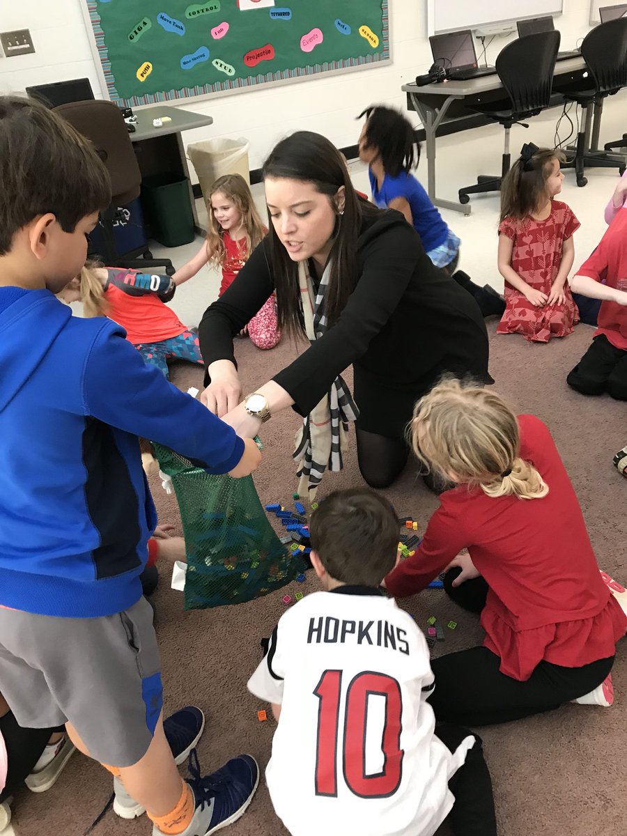 MrsKTaylor_RCE's tweet image. Time to take apart our Lego Houses and prepare for our next Epic Build. Thanks, Ms. Stephanie for joining us today! #Codetothefuture  #oneRCE