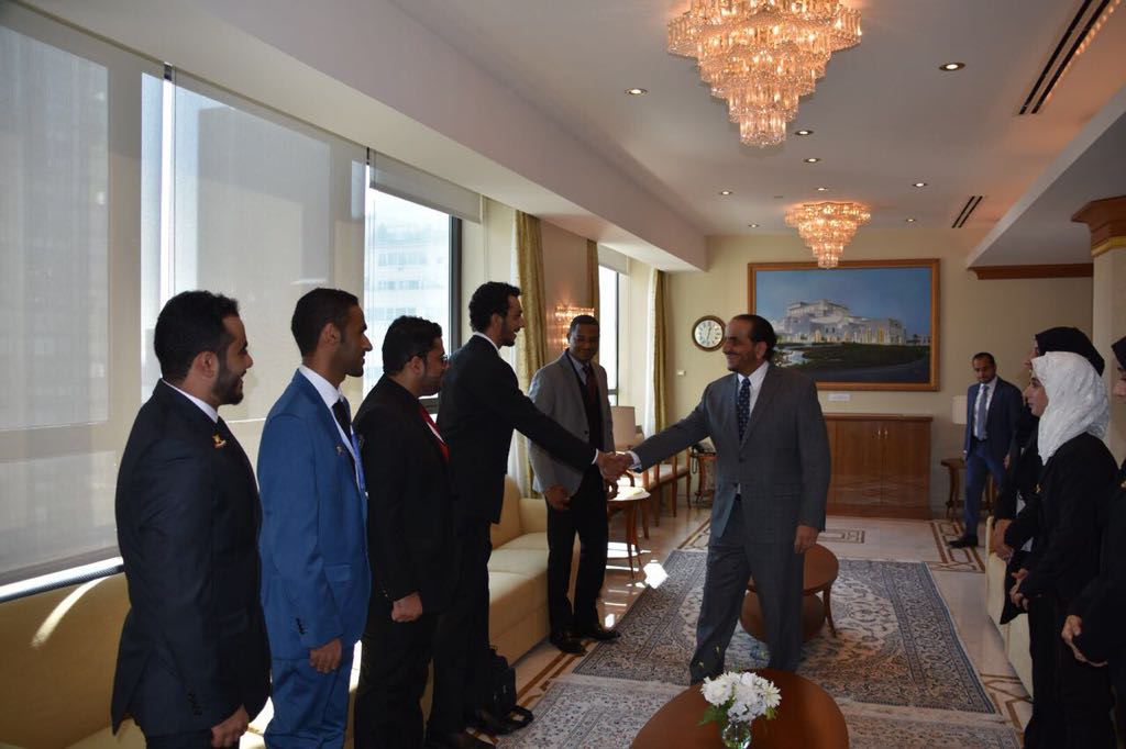rwaqaltanmia's tweet photo. ضمنَ برنامجِ زياراتِ الفريق العماني المشارك جمعية الشبابِ في الأمم المتحدة، سعادة الشيخ @KhalifaAlharthy  مندوب السلطنةِ الدائم لدى الأممِ المتحدة، يستقبلُ الفريق في مقرِ المندوب الدائم في نيويورك، مرحباً بأعضاءِ الفريق ومثمناً هذه المبادرة للمشاركة في @YouthAssembly https://t.co/ftTC3W1mhX