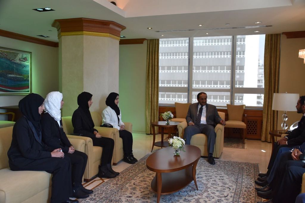 rwaqaltanmia's tweet photo. ضمنَ برنامجِ زياراتِ الفريق العماني المشارك جمعية الشبابِ في الأمم المتحدة، سعادة الشيخ @KhalifaAlharthy  مندوب السلطنةِ الدائم لدى الأممِ المتحدة، يستقبلُ الفريق في مقرِ المندوب الدائم في نيويورك، مرحباً بأعضاءِ الفريق ومثمناً هذه المبادرة للمشاركة في @YouthAssembly https://t.co/ftTC3W1mhX