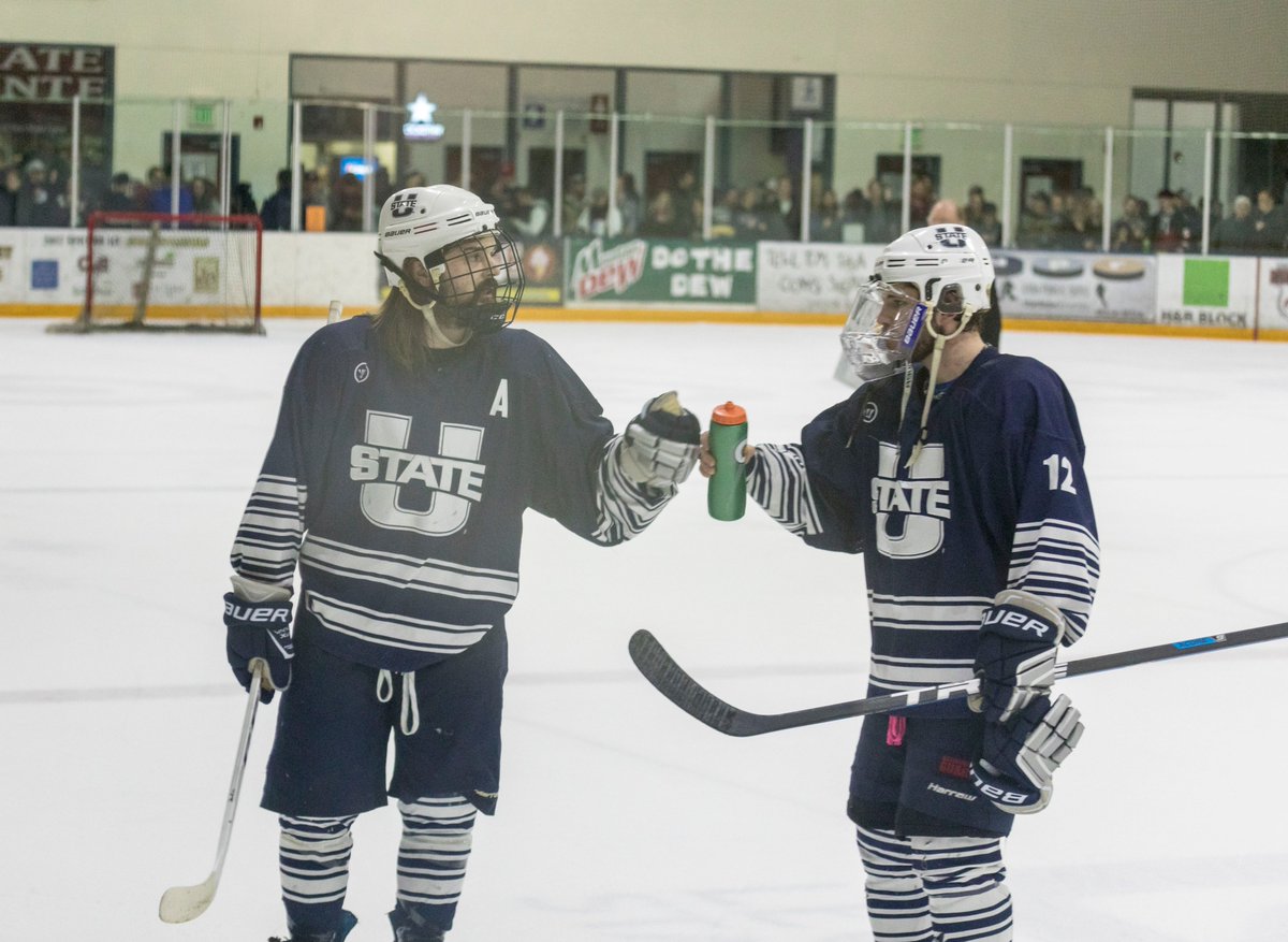 jwalker_sports's tweet photo. Utah State Hockey jumps to No. 2 in the @achamensd2 West rankings, earning an auto-bid to nationals in Columbus. https://t.co/QJryLjHLcd