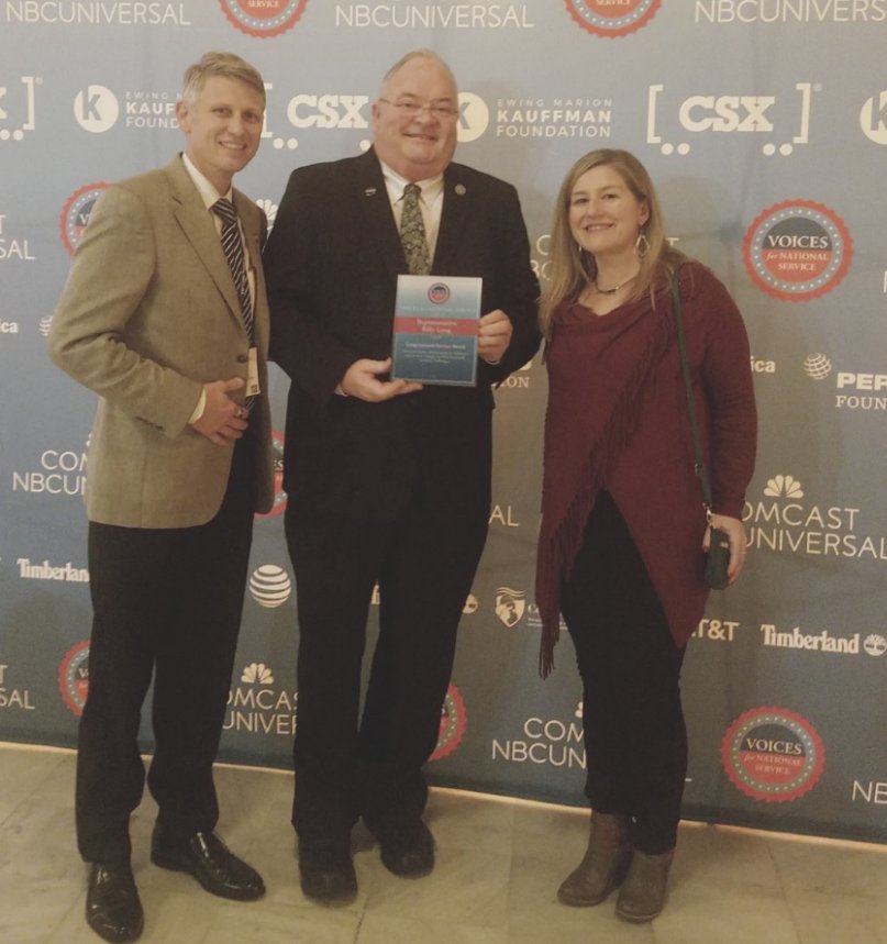 conservcorps's tweet photo. Congrats to @USRepLong for your Congressional Service Award honoring AmeriCorps support in Missouri. Thank you for partnering with us and America Youthworks. #Corpswork #NationalService #CCMIworks #CNCS #AmeriCorps #AYW #TxCC #YouthBuildAustin @AywParc @melissacuff https://t.co/JxLl70OXO2